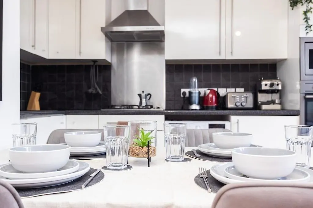 12 Halstead Niu Apartment London