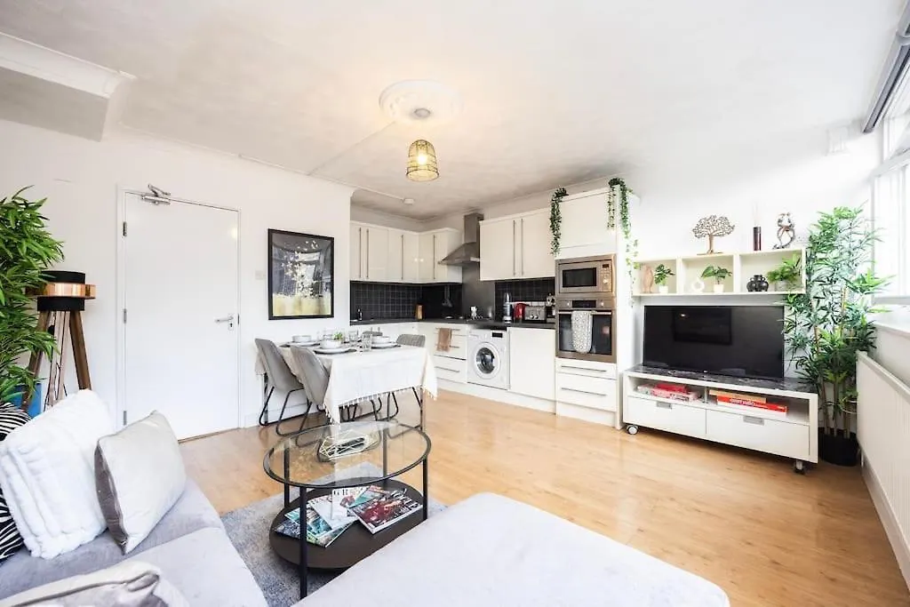 12 Halstead Niu Apartment London 0*,  United Kingdom