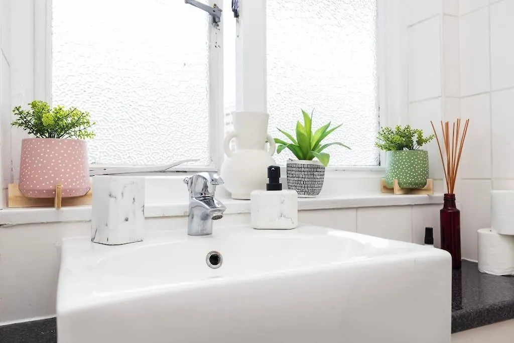 12 Halstead Niu Apartment London United Kingdom