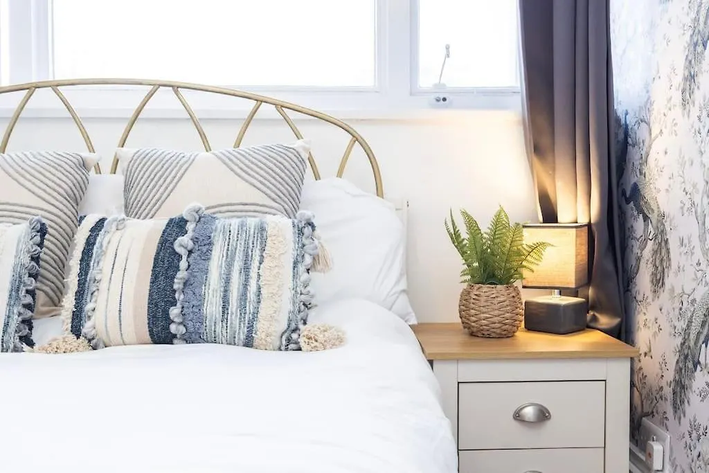 12 Halstead Niu Apartment London
