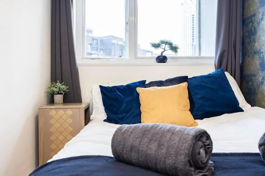 12 Halstead Niu Apartment London United Kingdom